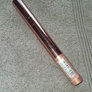 Makeup Revolution Lustre Wand Shadow Stick